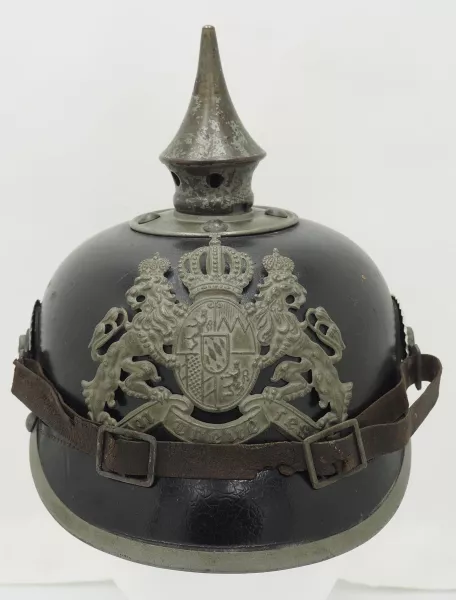 Bavarian Model 1915 Infantry Enlisted Pickelhaube Visuel 1 principal